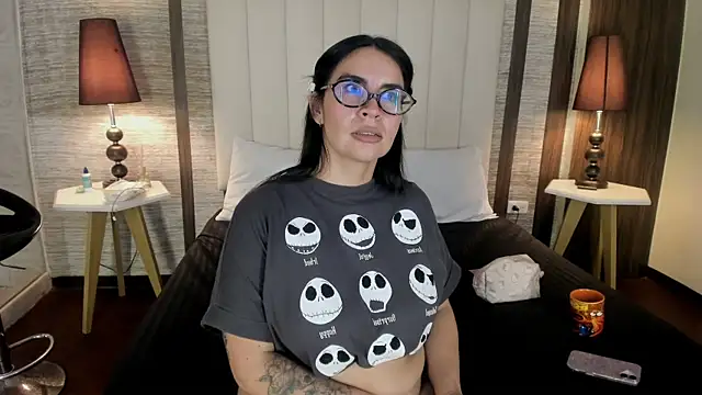 Hannah_Cross webcam