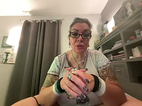 dieseldame1313 webcam