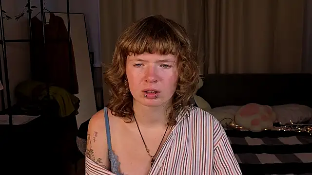 VioletDesiree webcam