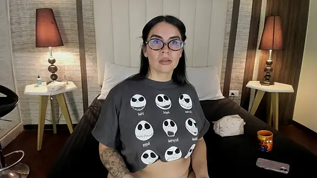 Hannah_Cross webcam