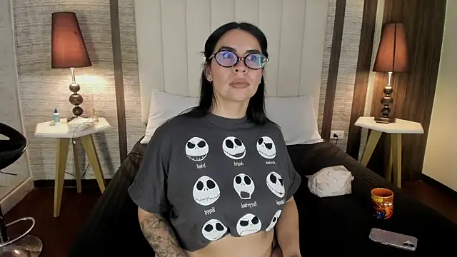 Hannah_Cross webcam