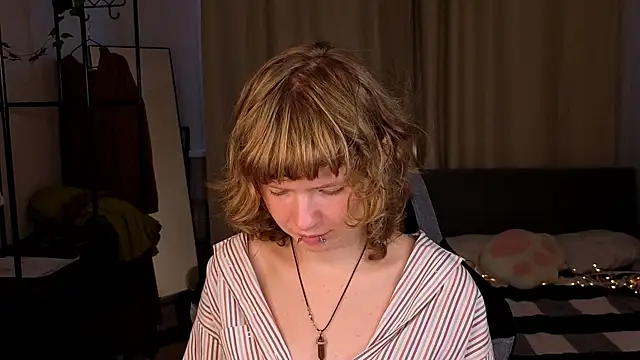 VioletDesiree webcam