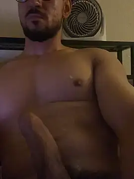mchernan24 live cam on StripChat