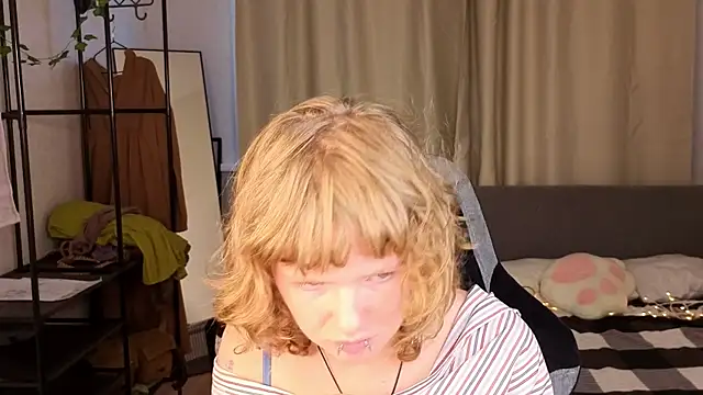 VioletDesiree webcam
