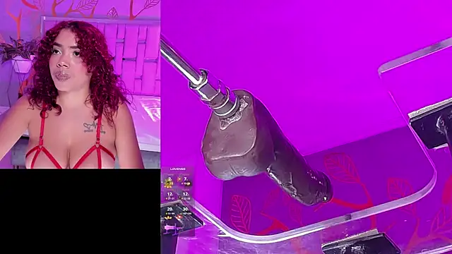 NinaCapelli webcam