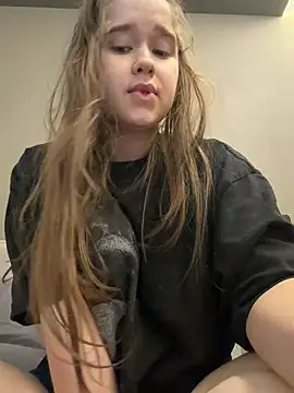HornyGirlH webcam