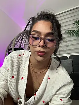 Samantha_Bernardo webcam