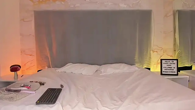 EmmaJhoons webcam