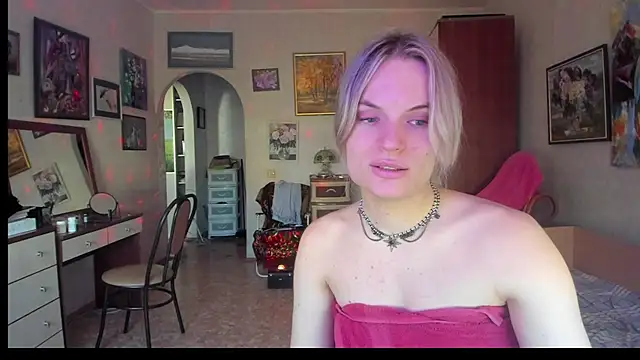 milliKira006 webcam