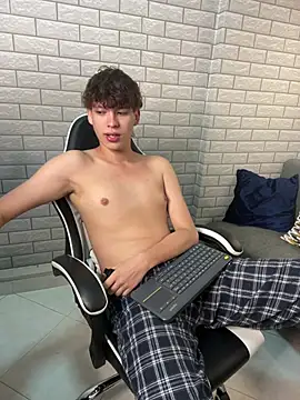 Nicola_hard webcam