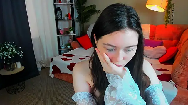 AlluringLookk webcam
