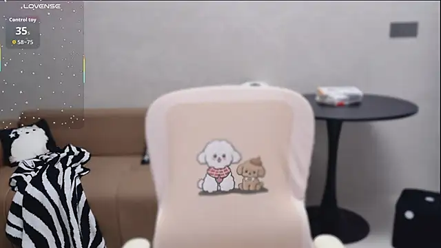 Lynne-1 webcam