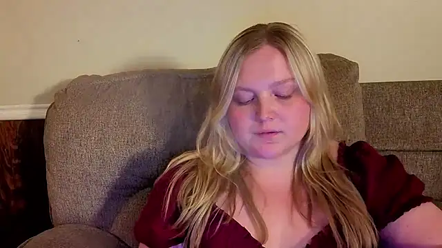 PhatAssBlond webcam