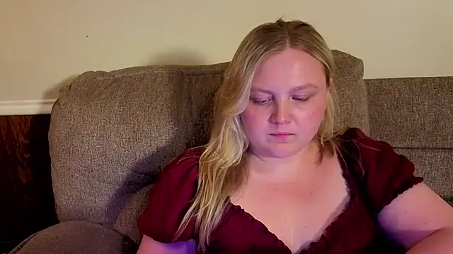 PhatAssBlond webcam