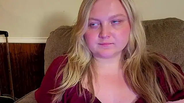 PhatAssBlond webcam
