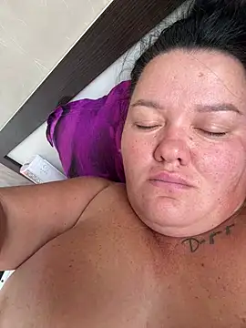 SunnyLeila2101 webcam