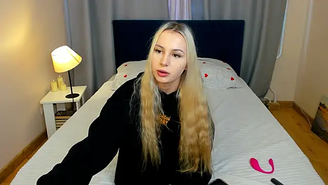 Karolina_brand live cam on StripChat