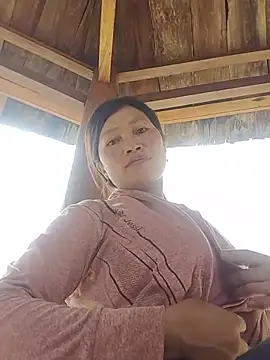 Buong-binh live cam on StripChat