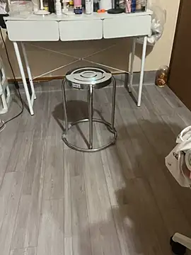 Mina048 webcam
