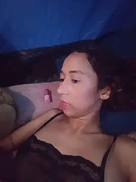 valentinaklean (F teen) - I kiss my friend