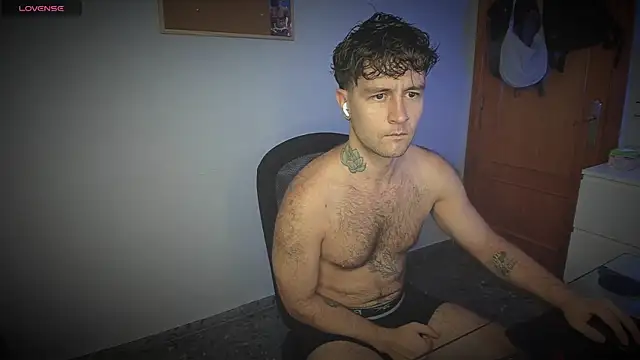 HonestAndrew webcam