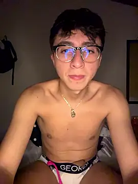 CamiRojas_boy webcam