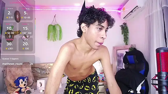 huge_armound webcam
