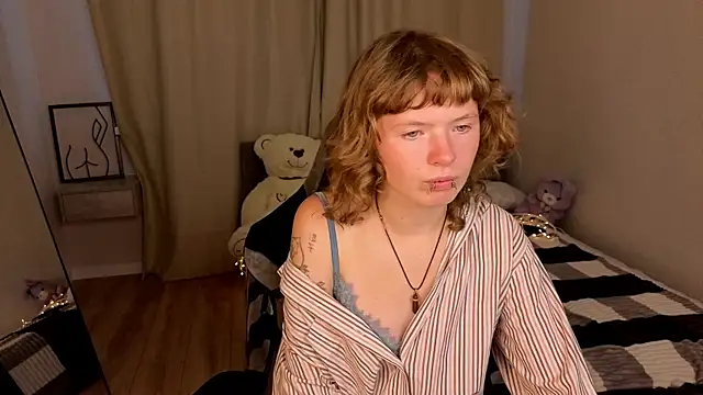 VioletDesiree webcam