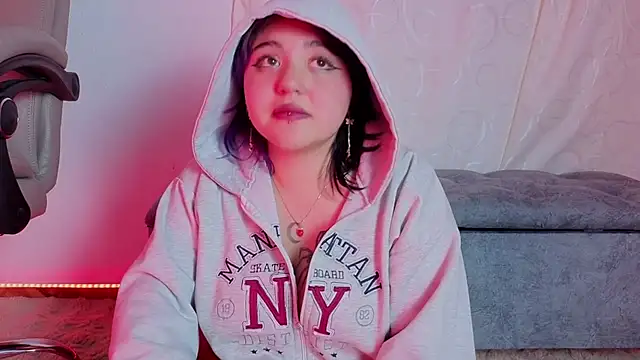 Blueberry_gothic webcam