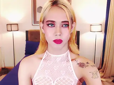 PreciousAmore live cam on StripChat