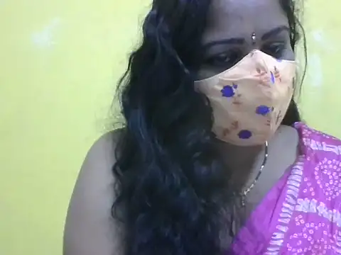 anu-reddyy live cam on StripChat