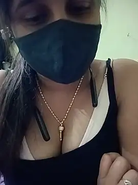Tamil_Rani- live cam on StripChat