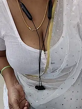Tamil-ranjitha07 live cam on StripChat