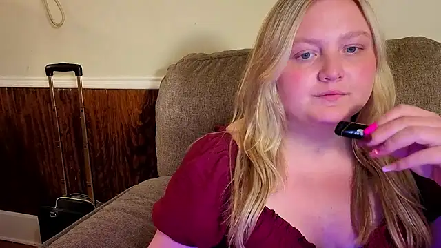 PhatAssBlond webcam