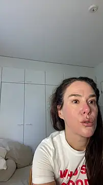 MilkyHoneyLullabies webcam
