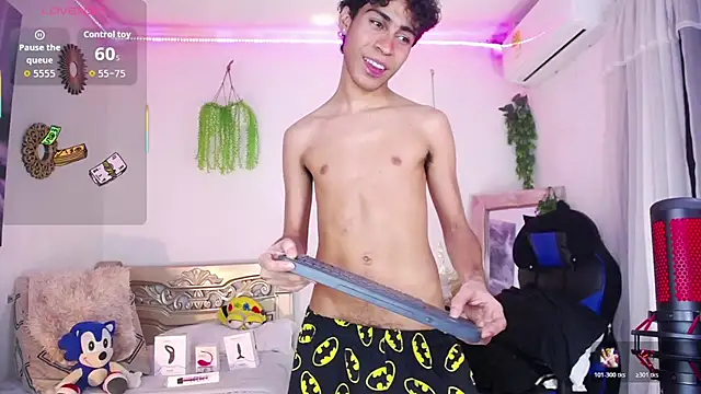 huge_armound webcam