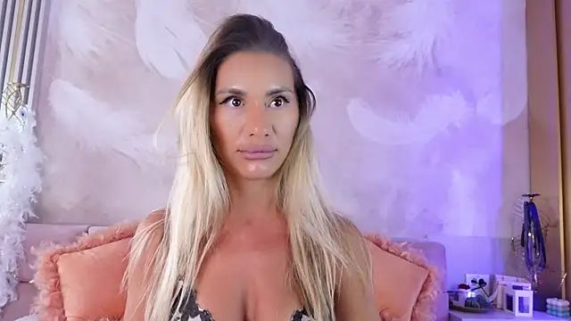 JullyBlair webcam