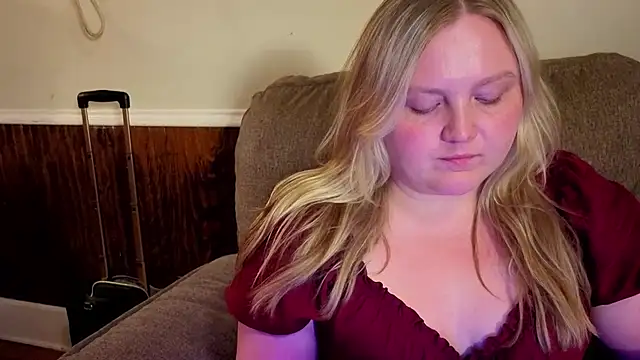 PhatAssBlond webcam