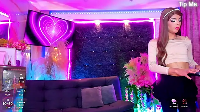 Queens_Wonders_Blonders webcam