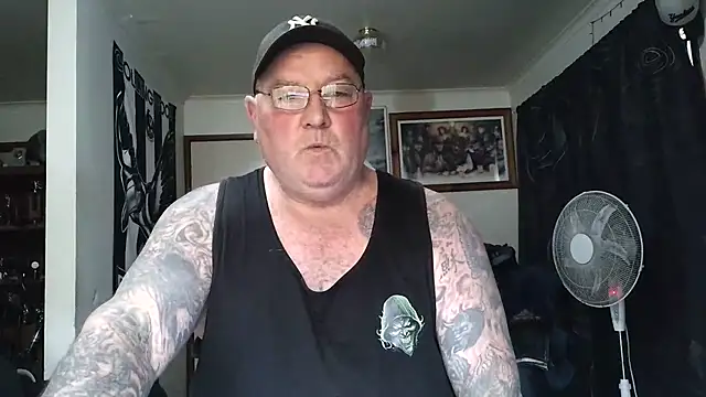 KINKYBLUEYES69 webcam