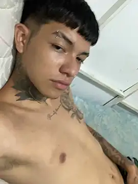 antonelo_hot live cam on StripChat