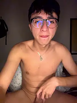 CamiRojas_boy live cam on StripChat