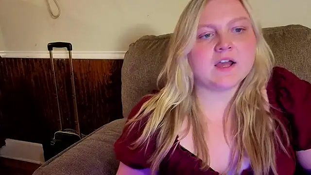 PhatAssBlond webcam