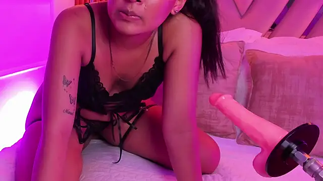 Rosaliesaint webcam