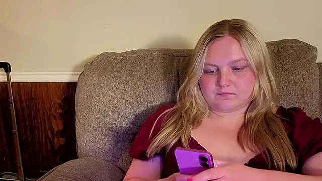 PhatAssBlond webcam
