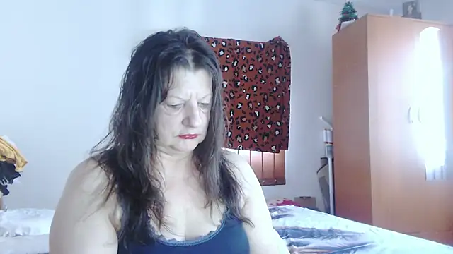 ExtasyMature live cam on StripChat