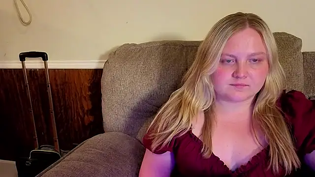 PhatAssBlond webcam