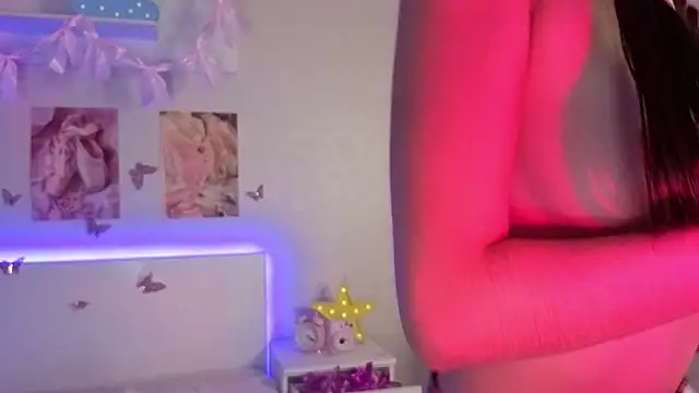 Milly_Lane webcam