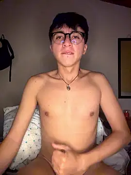 CamiRojas_boy webcam