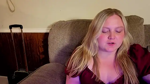PhatAssBlond webcam